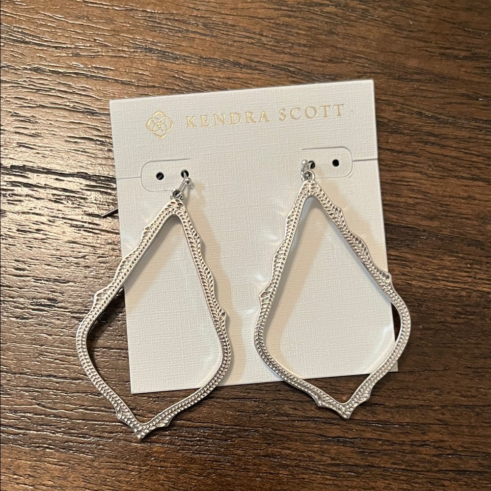 Kendra Scott Silver Textured Drop Earrings NWOT